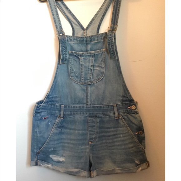 Hollister Denim - HOLLISTER SHORTS OVERALLS,size: L(wore once)❤️